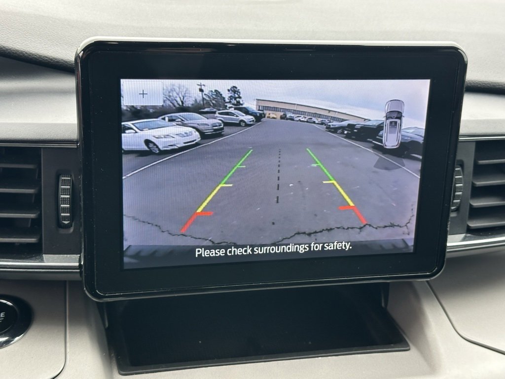 Used 2024 Ford Explorer XLT w/ Equipment Group 202A image 5