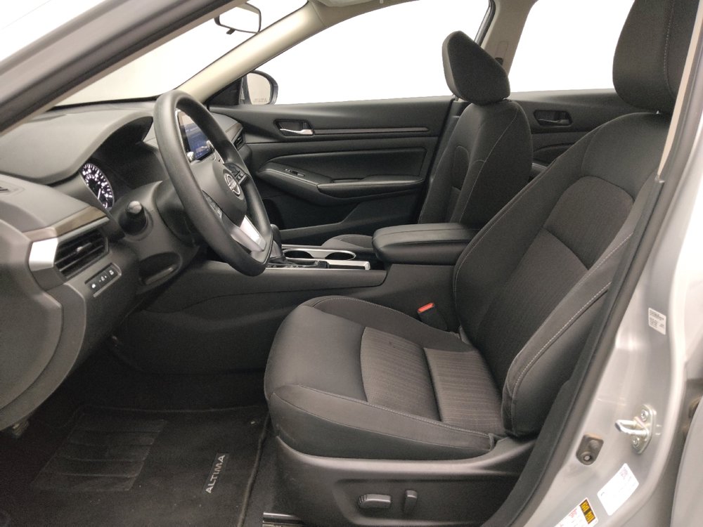 Used 2024 Nissan Altima 2.5 SV image 17