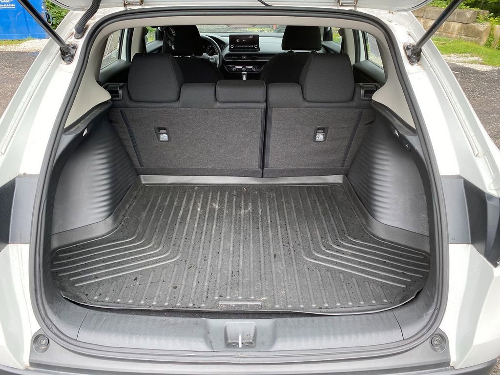 Used 2023 Honda HR-V LX image 25