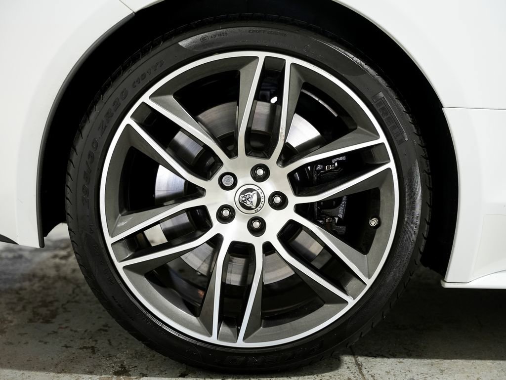 Used 2024 Jaguar F-TYPE R-Dynamic RWD image 33