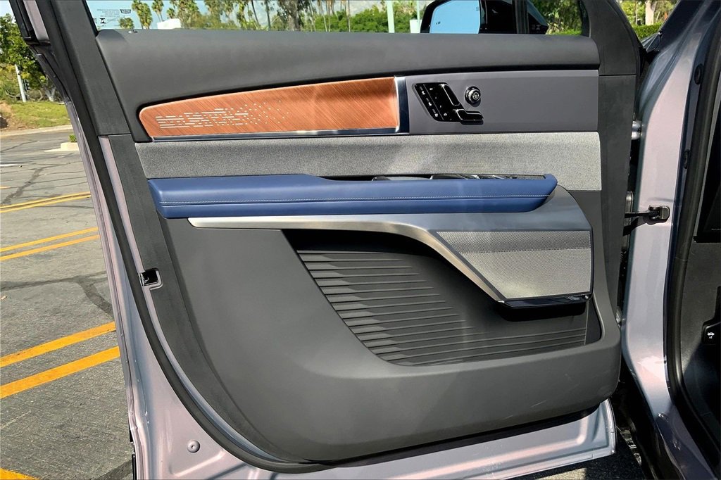 New 2026 Cadillac Vistiq Premium Luxury image 11