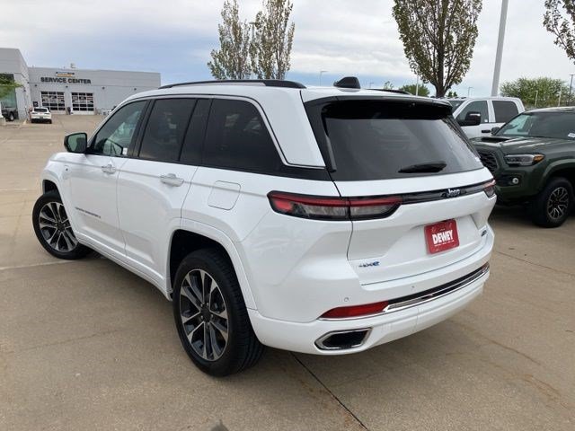Certified 2022 Jeep Grand Cherokee Overland w/ Advanced Protech Group III AWD/4WD image 6