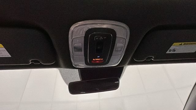 Certified 2025 Hyundai Elantra Limited FWD image 26
