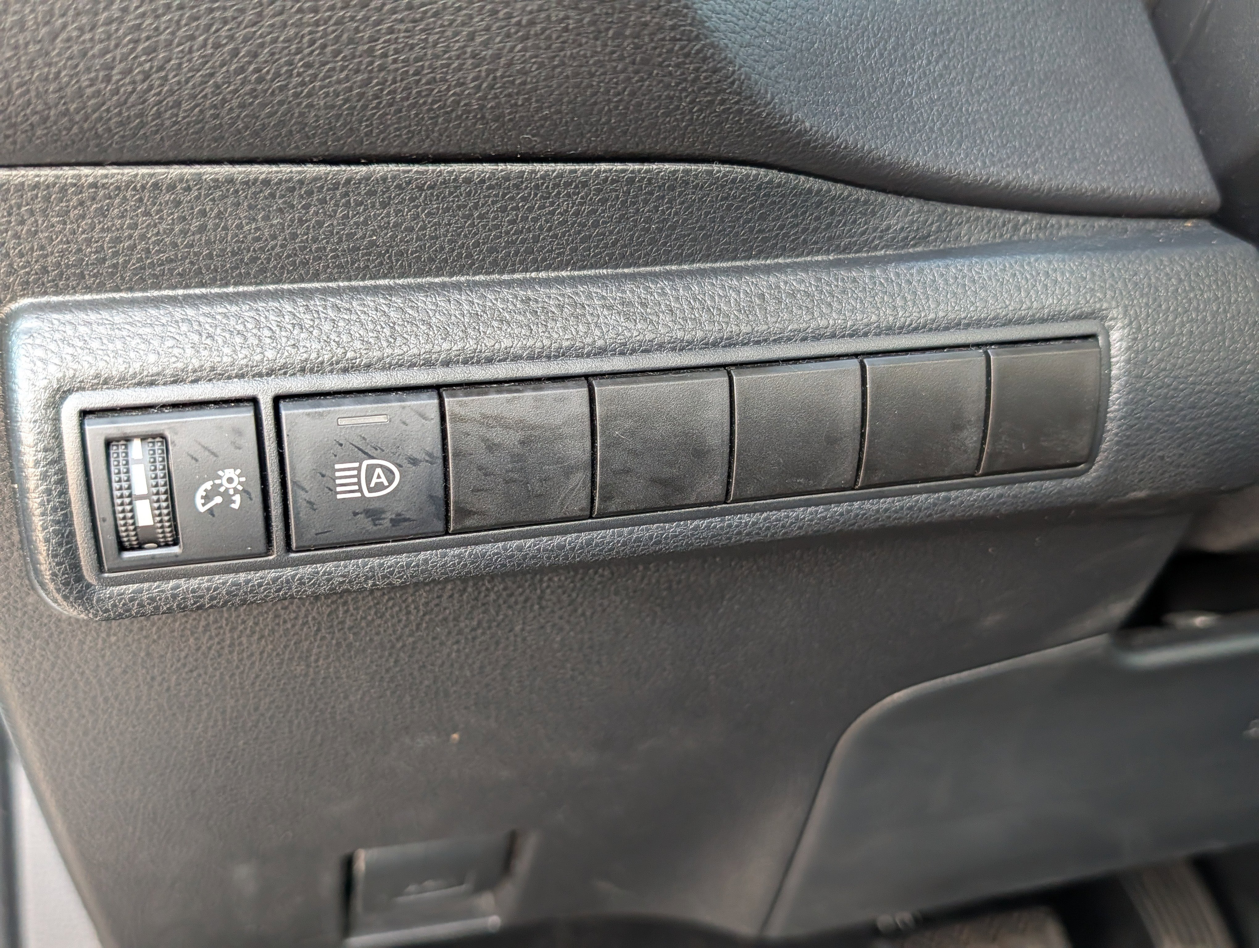 Certified 2024 Toyota Corolla LE image 27