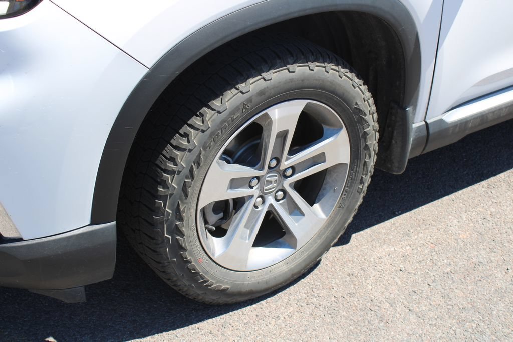 Used 2025 Honda Pilot EX-L image 11