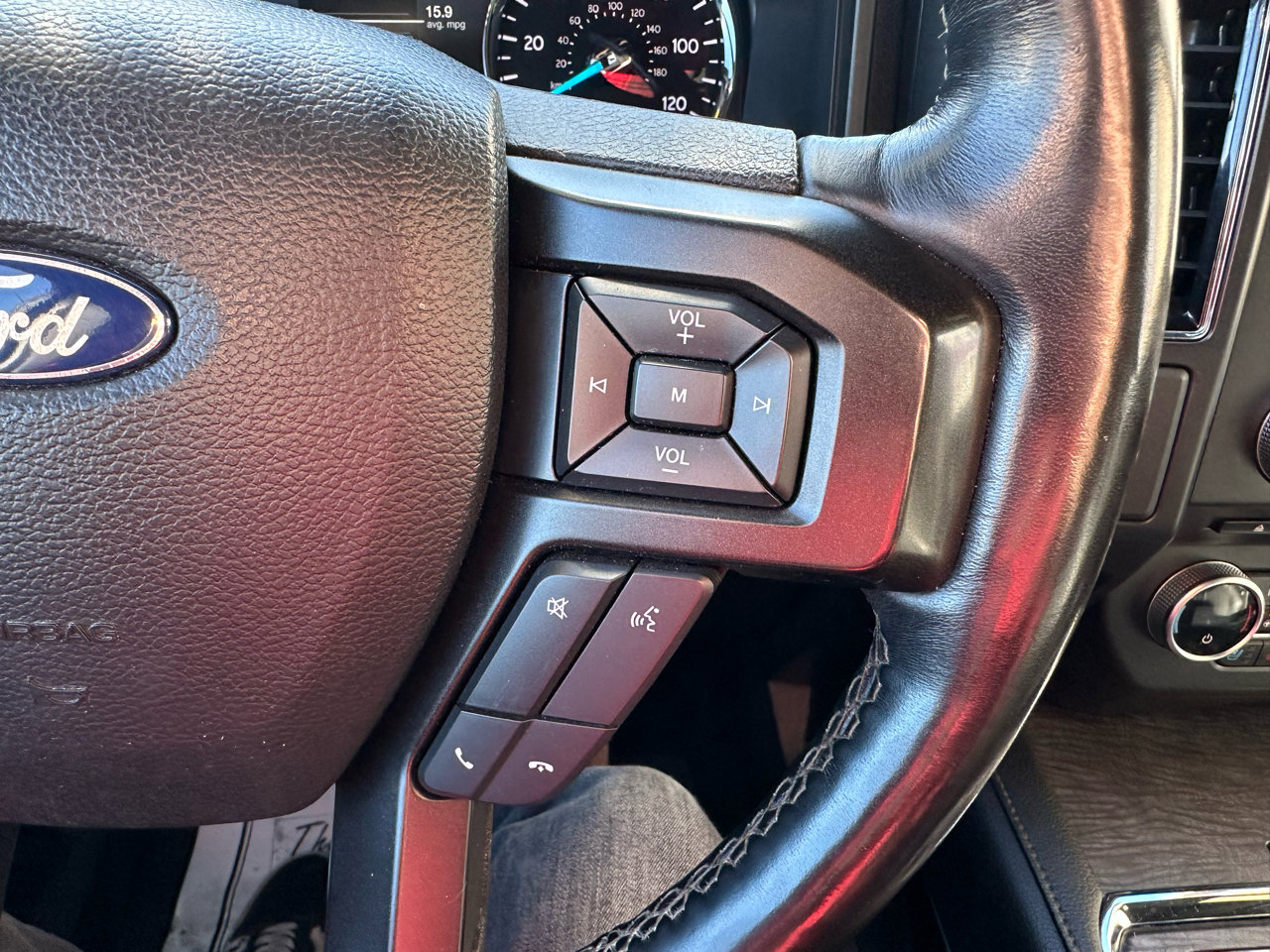 Used 2018 Ford Expedition Limited image 26