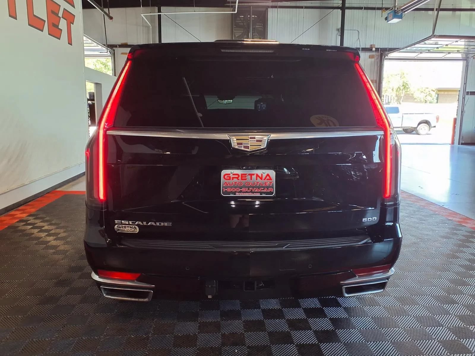Used 2021 Cadillac Escalade ESV Premium Luxury w/ Driver Assist Tech Package AWD/4WD image 6
