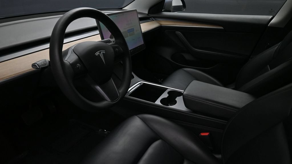 Used 2021 Tesla Model 3 Standard Range Plus RWD image 7