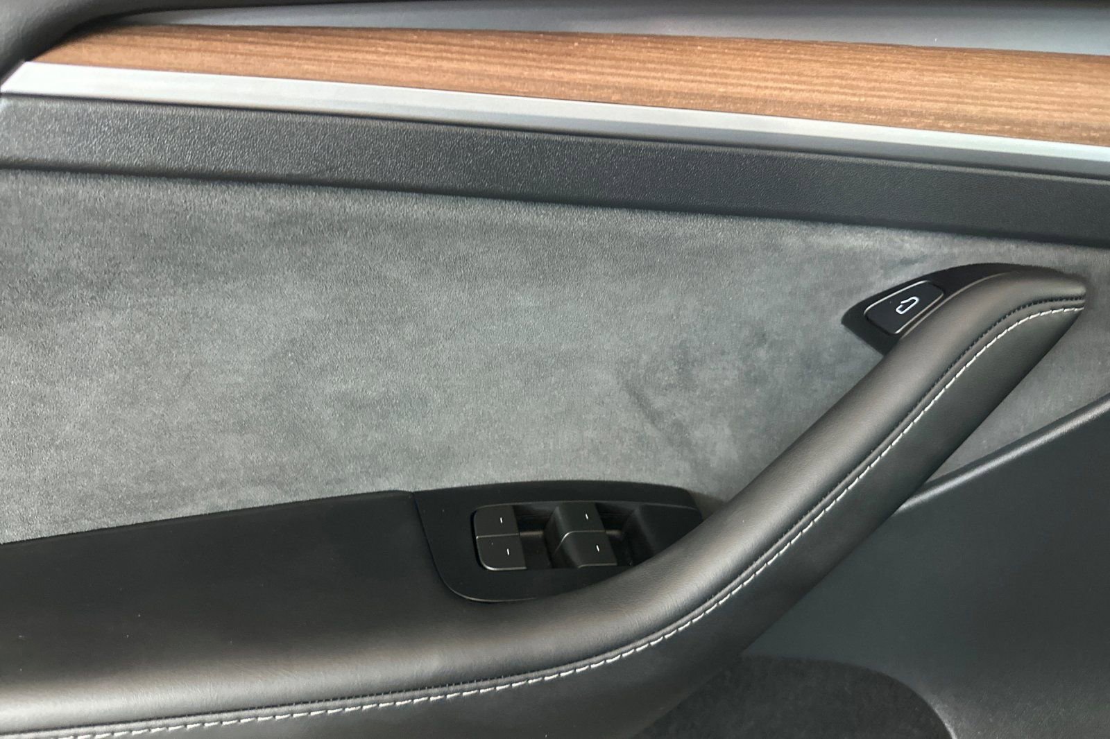 Used 2024 Tesla Model Y Performance AWD/4WD image 11