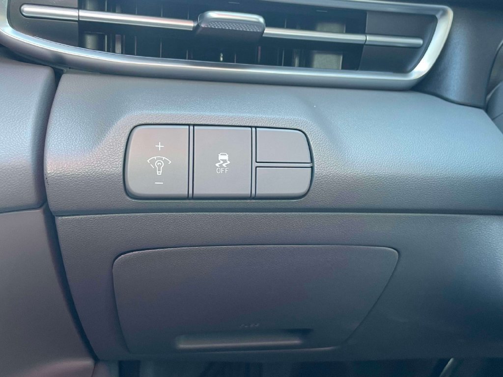 Used 2024 Hyundai Elantra SEL w/ Convenience Package FWD image 19