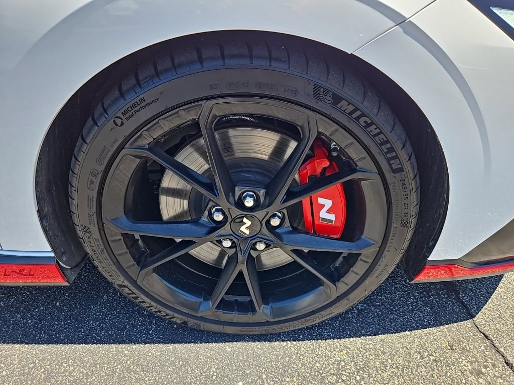Certified 2025 Hyundai Elantra N FWD image 18