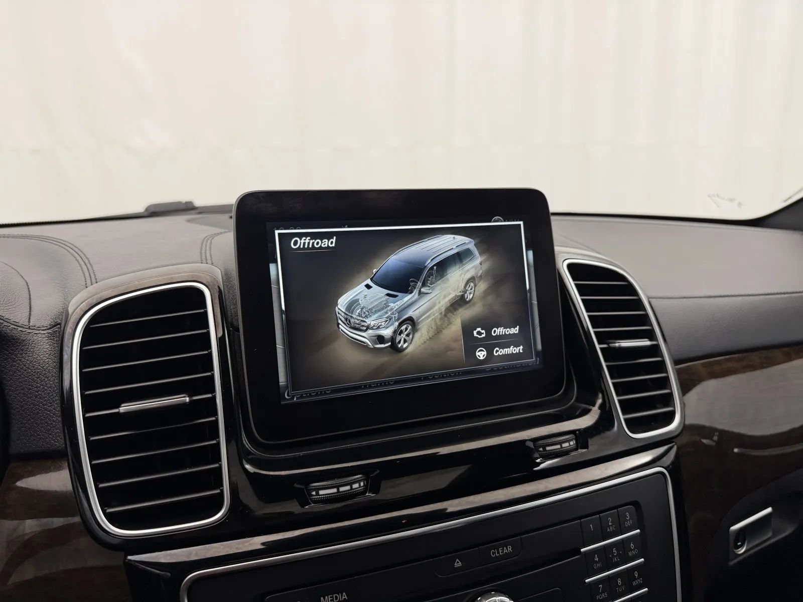 Used 2017 Mercedes-Benz GLS 450 4MATIC image 32