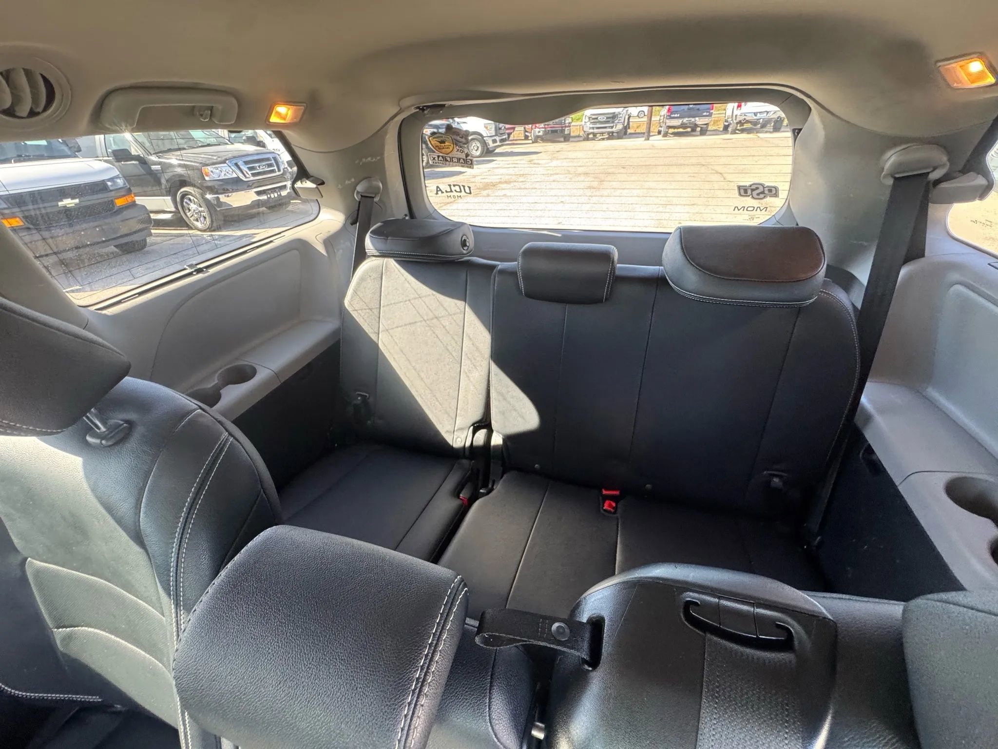 Used 2015 Toyota Sienna SE image 23