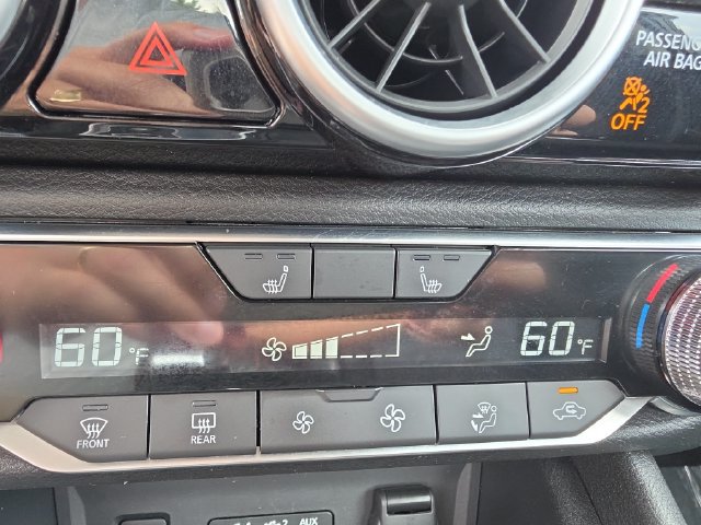Used 2025 Nissan Sentra SR FWD image 18