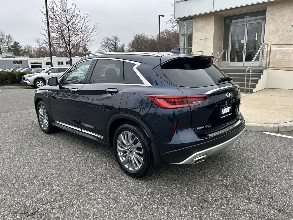 Certified 2025 INFINITI QX50 Luxe w/ Accent Package image 6