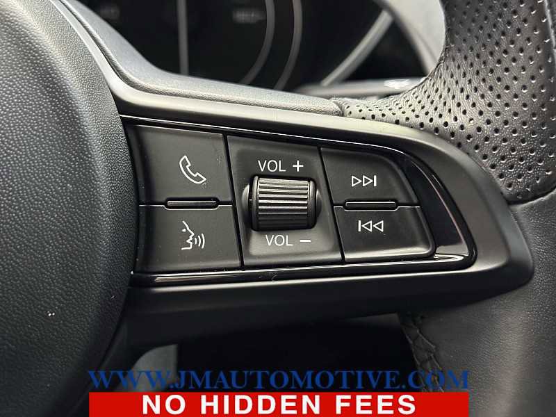 Used 2022 Alfa Romeo Giulia Sprint image 40