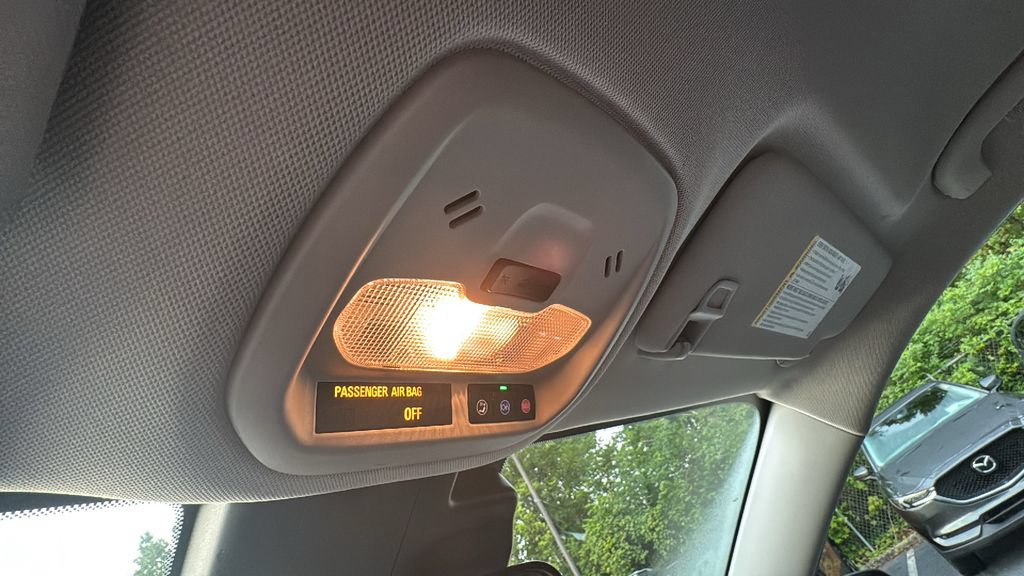 Used 2025 Chevrolet Trax LT FWD image 25