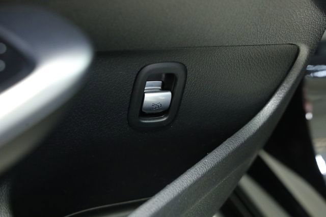 Used 2024 Mercedes-Benz C 300 Sedan image 32