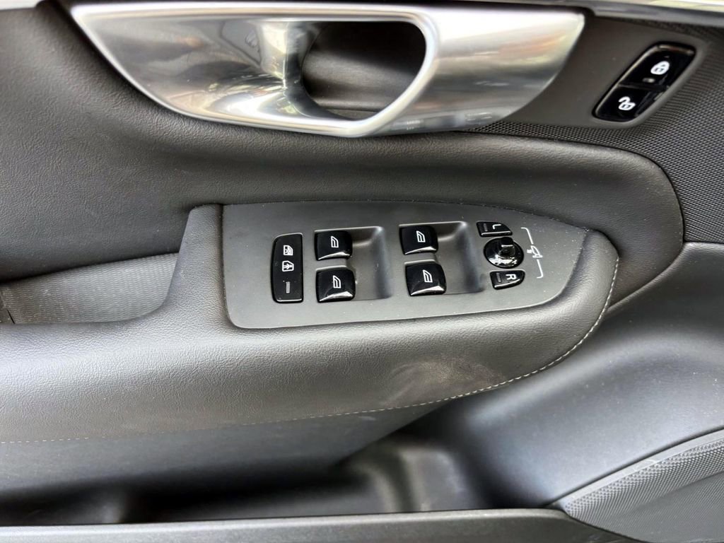 Used 2023 Volvo XC90 T8 Plus w/ Protection Package Premier image 14