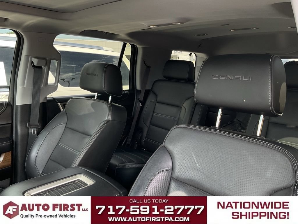 Used 2020 GMC Yukon Denali w/ Denali Premium Package AWD/4WD image 7