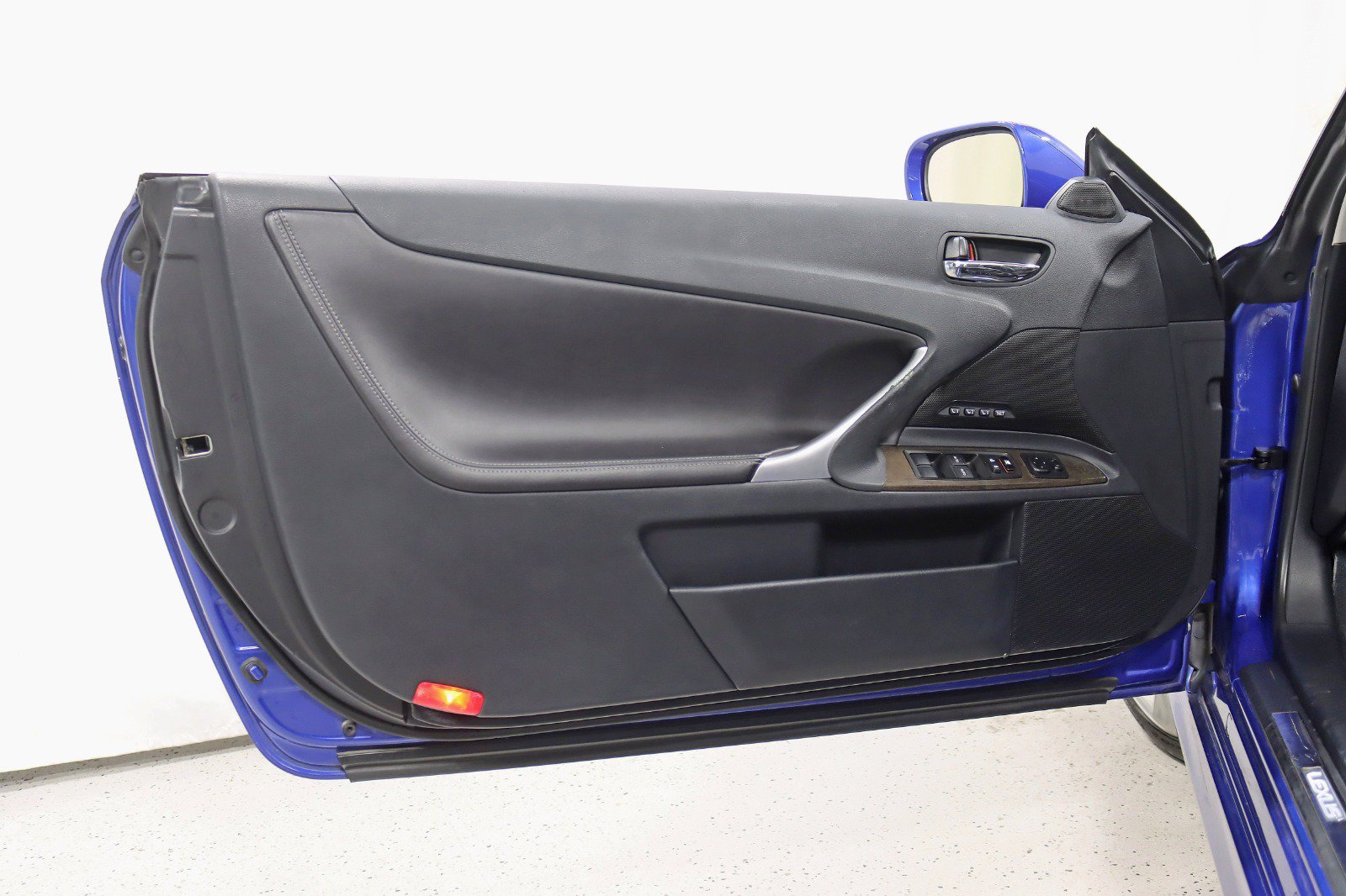 Used 2010 Lexus IS 350C w/ Luxury Pkg RWD image 29
