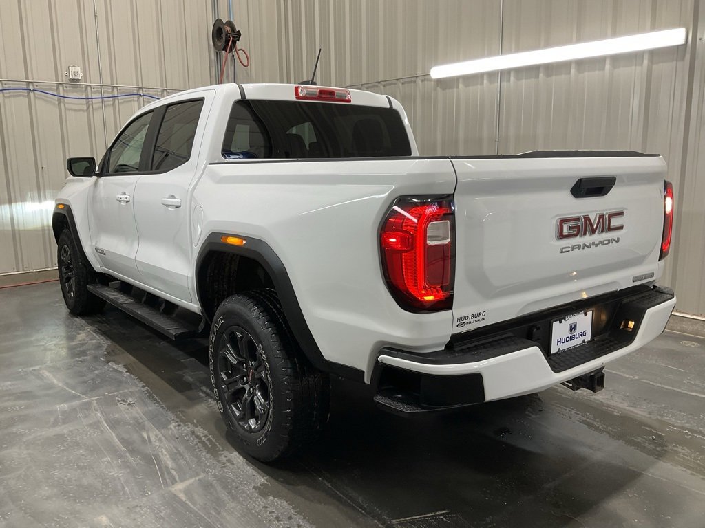 Used 2024 GMC Canyon Elevation image 20
