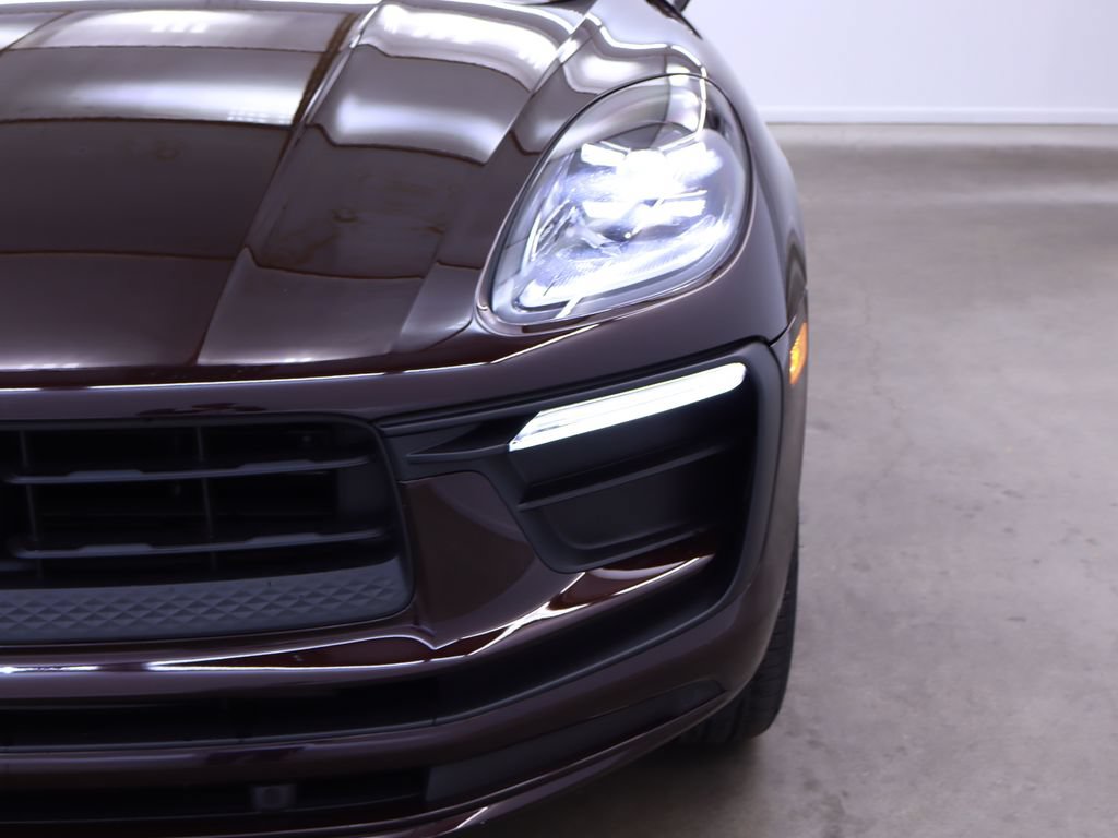 Used 2024 Porsche Macan AWD/4WD image 11