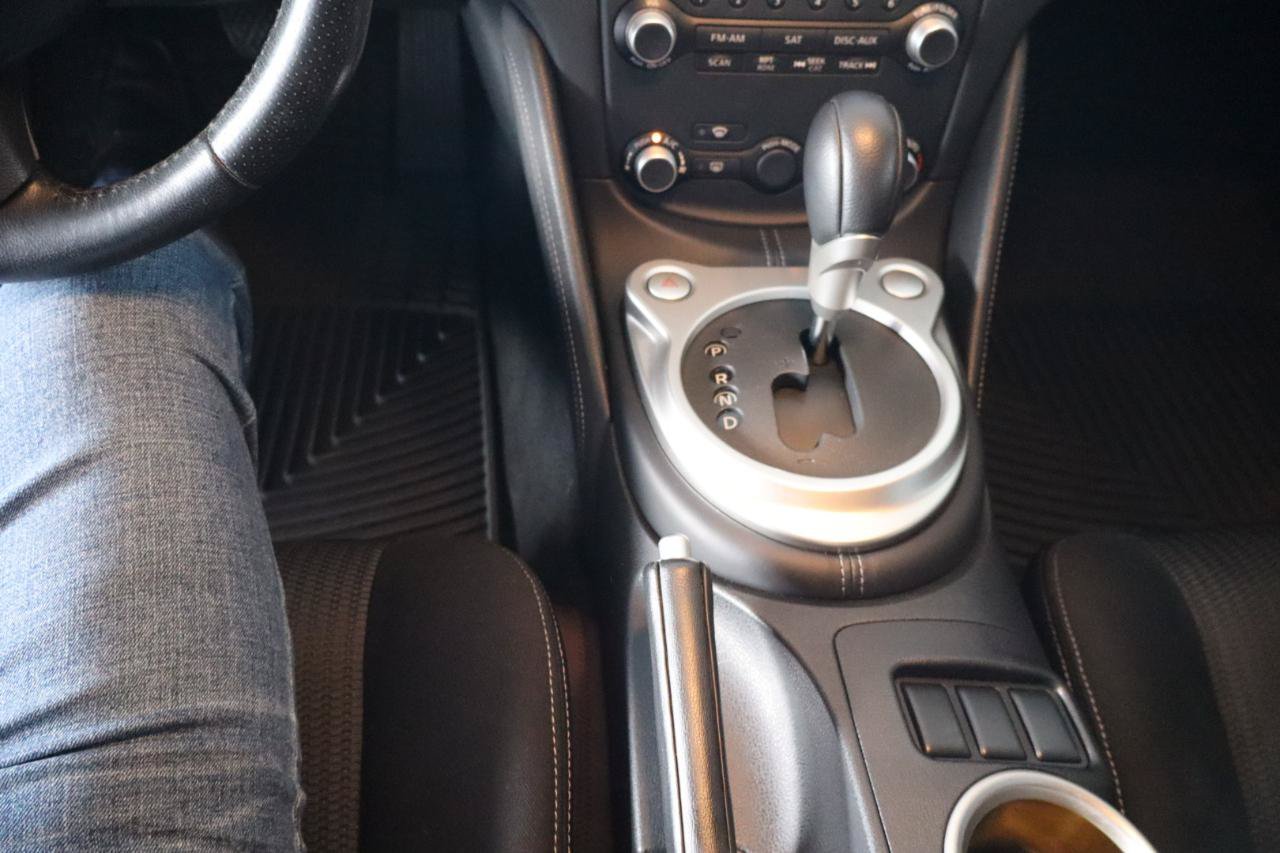 Used 2015 Nissan 370Z Coupe RWD image 26