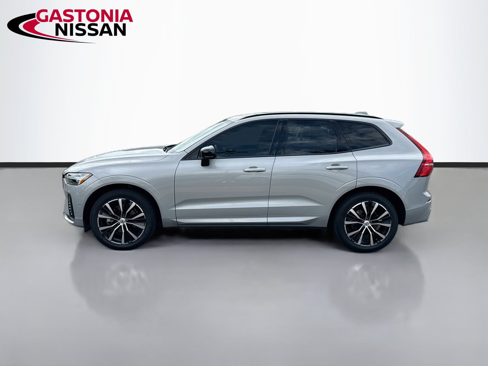 Used 2024 Volvo XC60 B5 Plus w/ Protection Package Premier AWD/4WD image 5