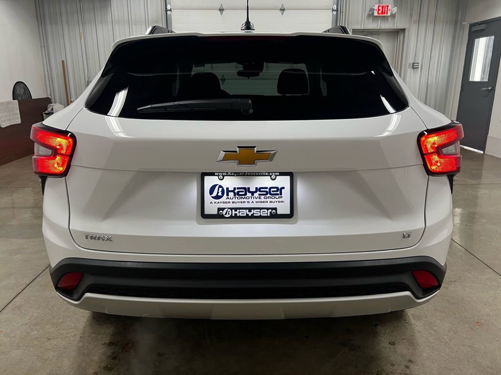 New 2026 Chevrolet Trax LT image 4