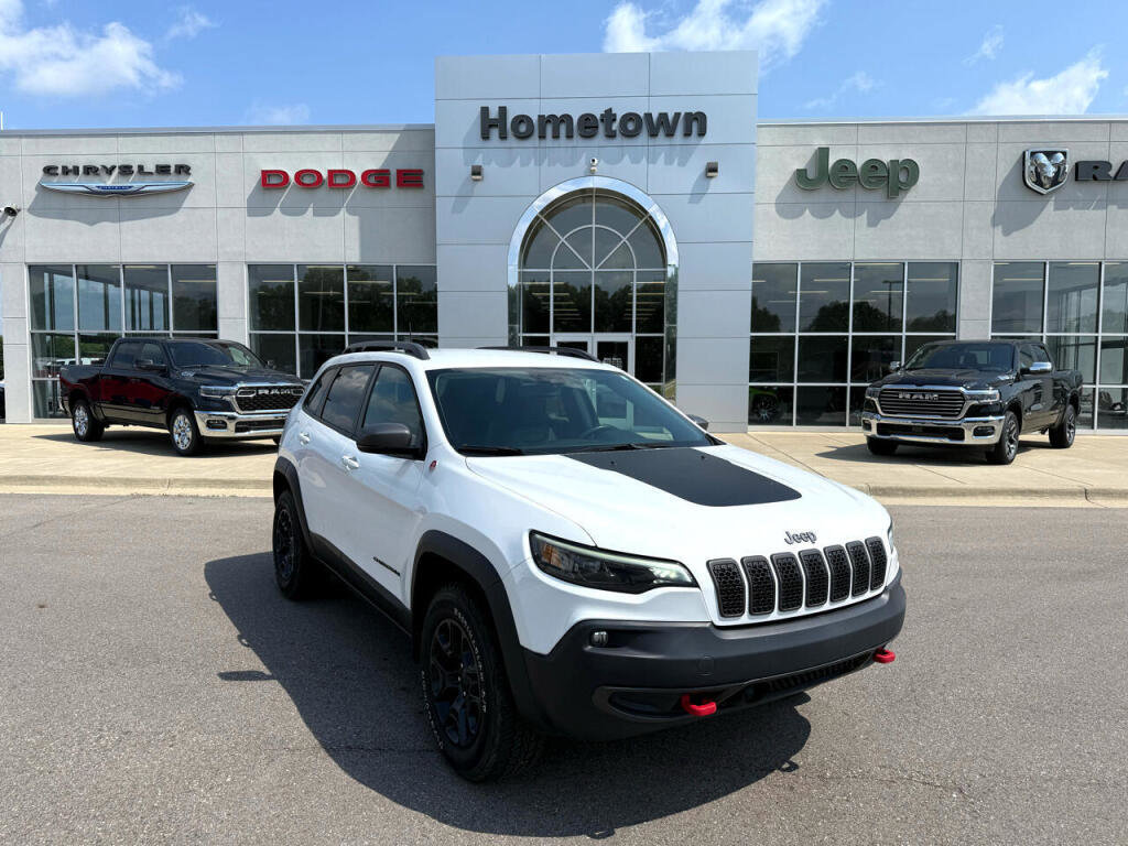 Used 2021 Jeep Cherokee Trailhawk video 1