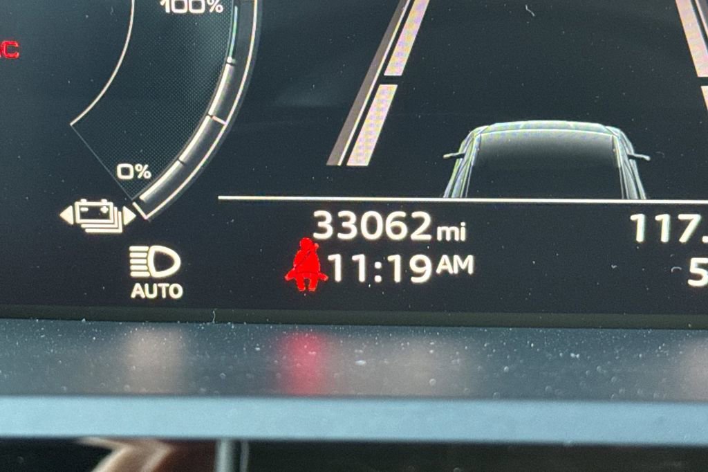 Used 2022 Audi e-tron S Prestige image 24