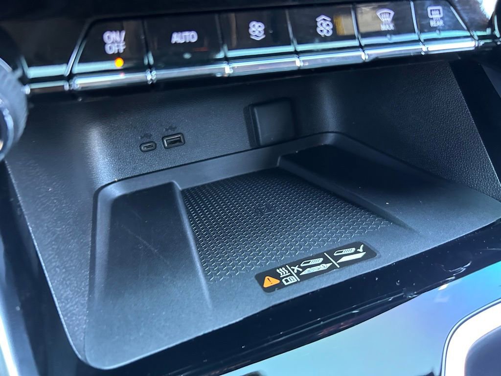 Used 2024 Chevrolet Traverse Z71 w/ Enhanced Driving Package image 33