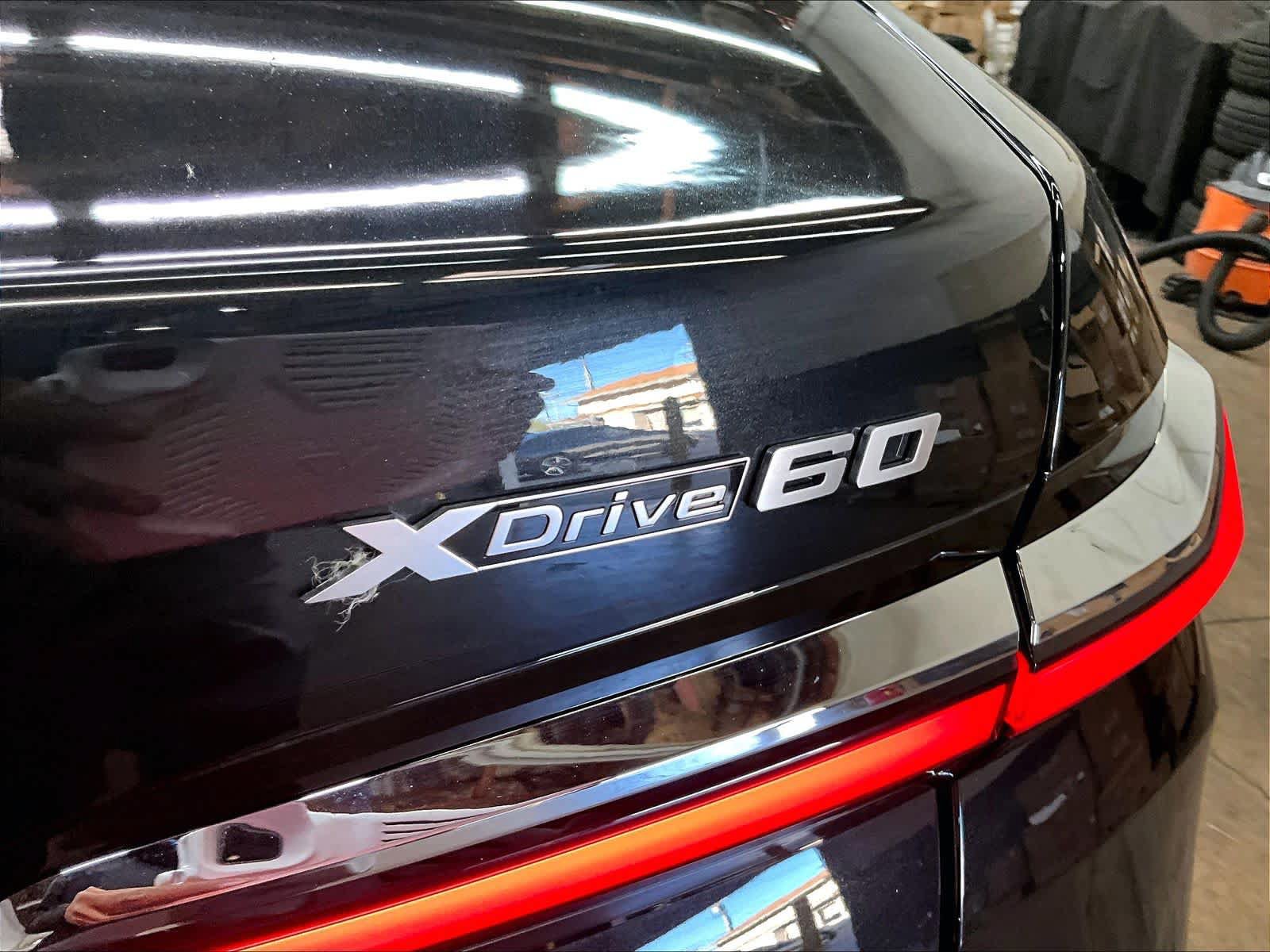 Used 2024 BMW i7 xDrive60 w/ Executive Package AWD/4WD image 11