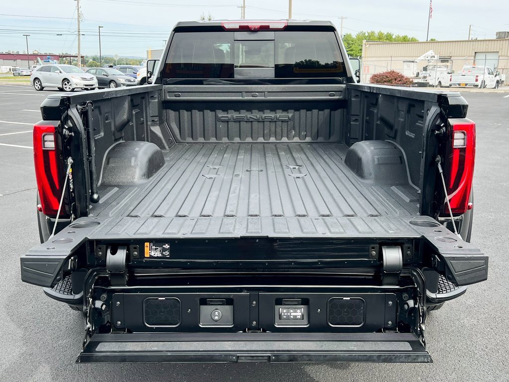 Used 2024 GMC Sierra 3500 Denali Ultimate image 14