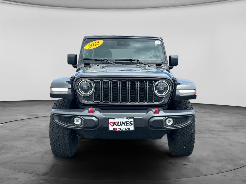 Used 2025 Jeep Wrangler Unlimited Rubicon AWD/4WD image 2