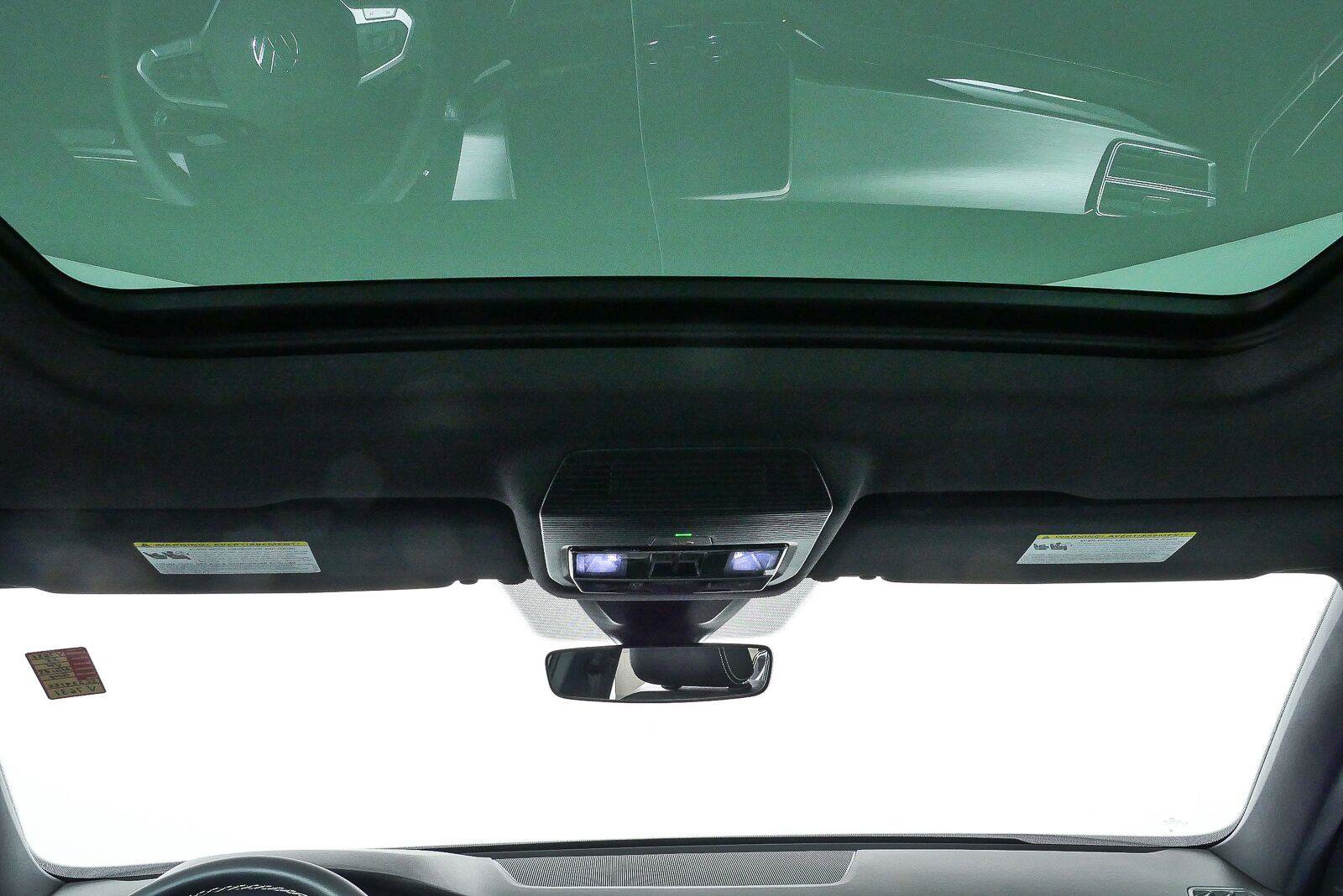 Certified 2025 Volkswagen Atlas Cross Sport SE w/ Panoramic Sunroof Package AWD/4WD image 16