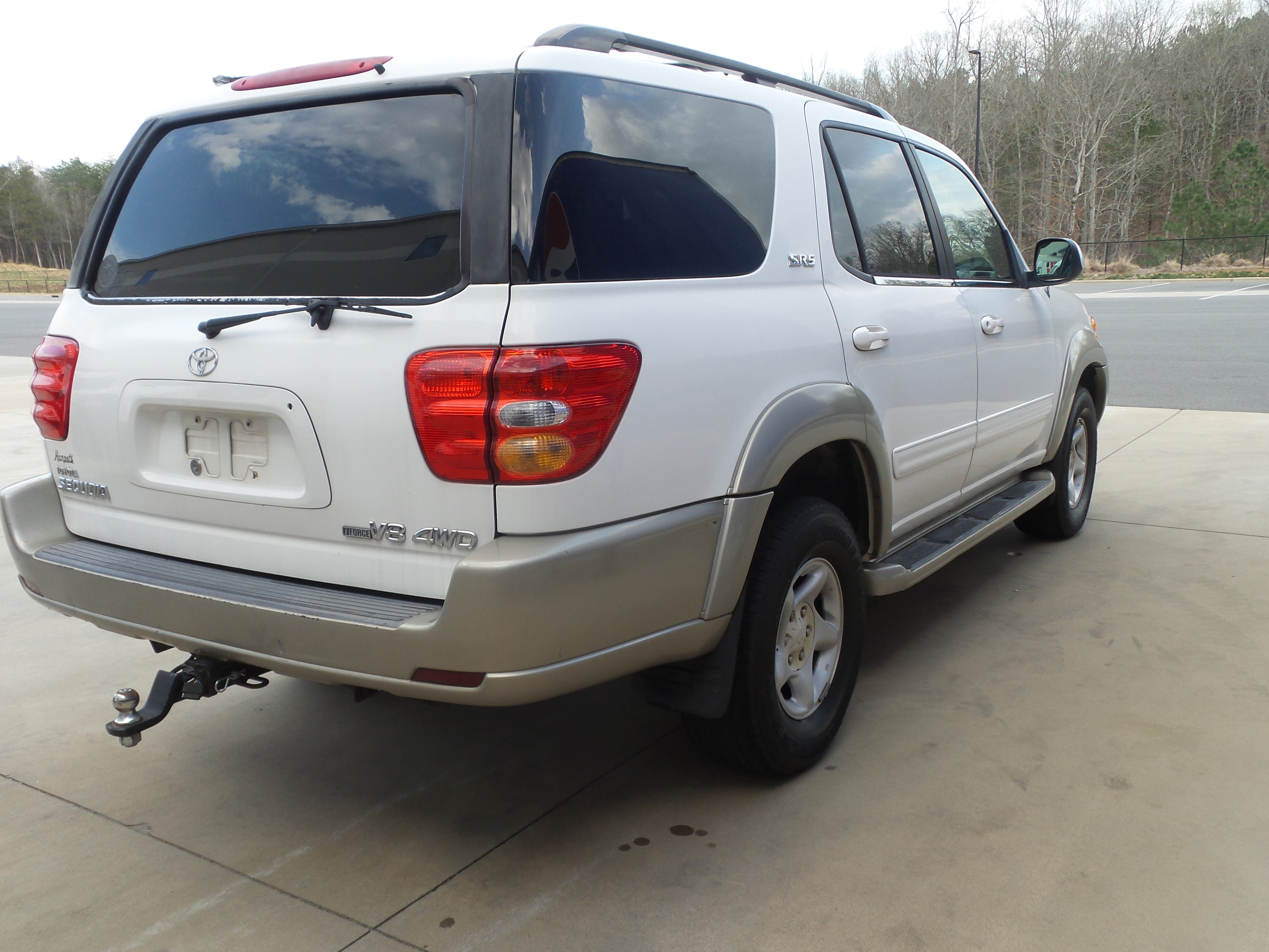 Used 2001 Toyota Sequoia SR5 AWD/4WD image 5