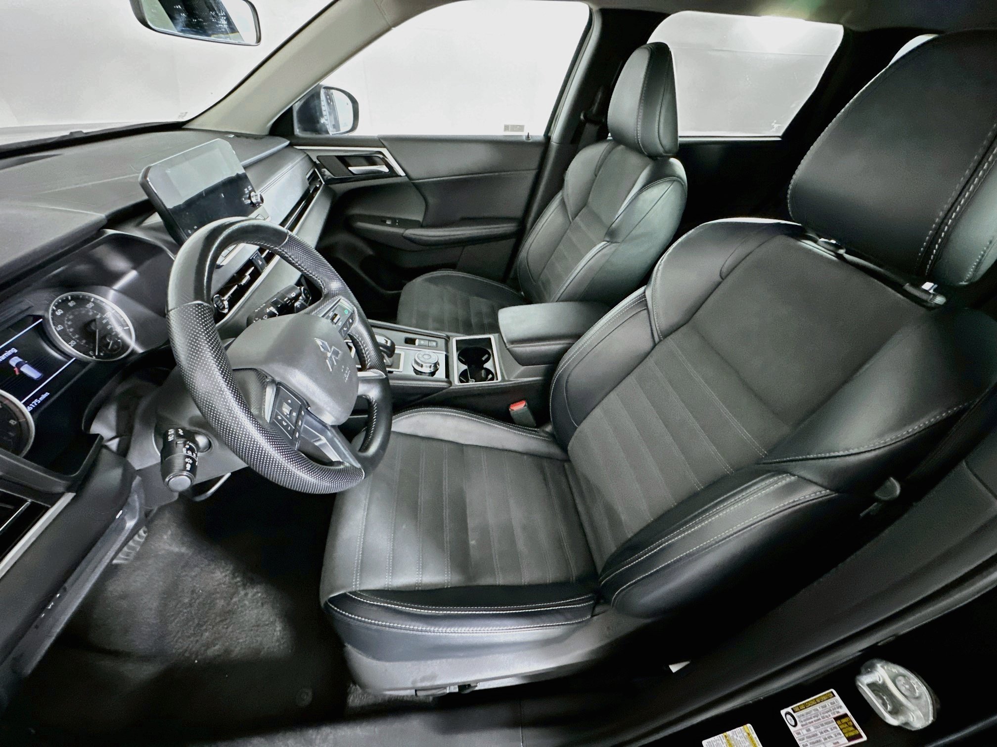 Used 2024 Mitsubishi Outlander SE AWD/4WD image 13