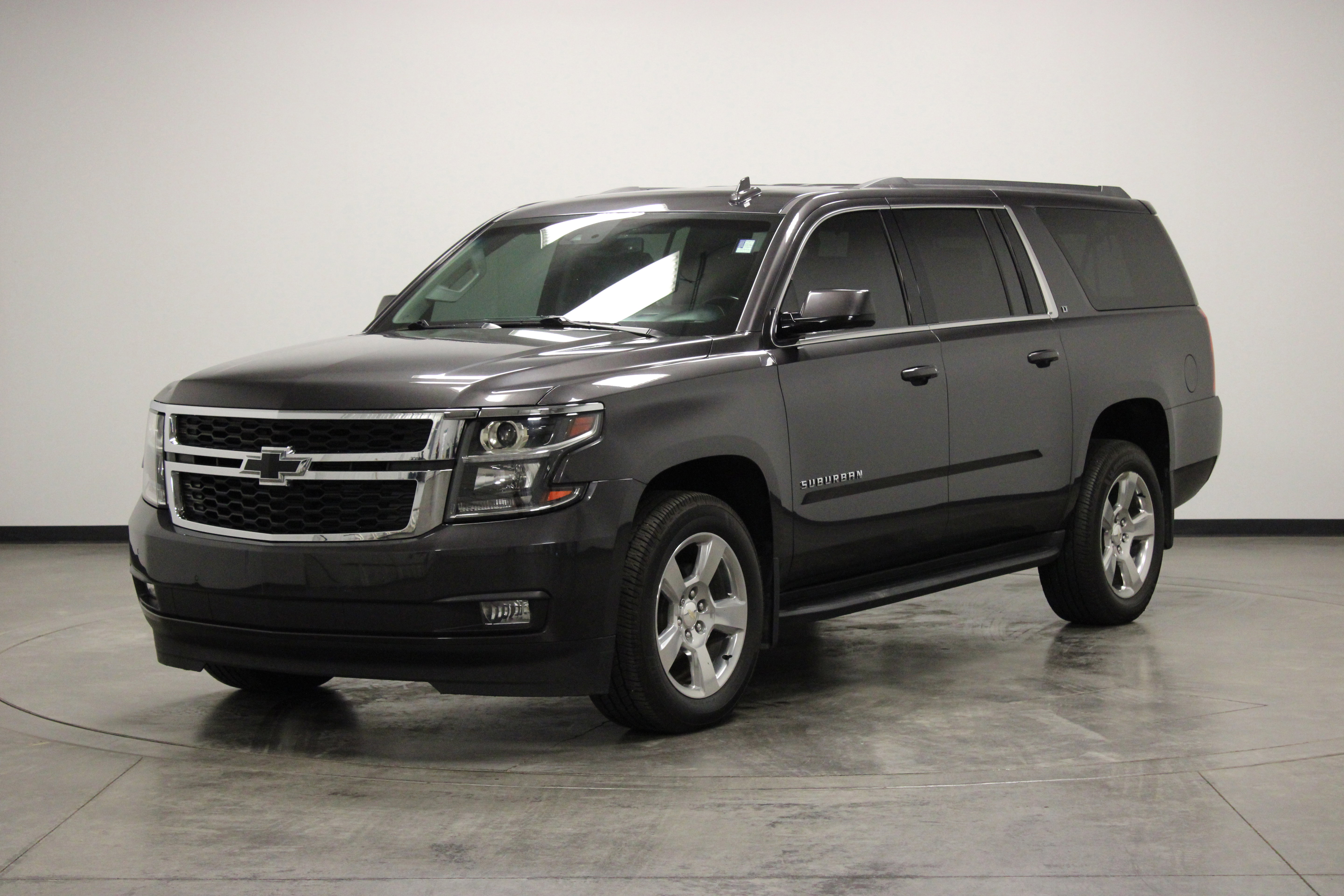 Used 2017 Chevrolet Suburban LT AWD/4WD image 4