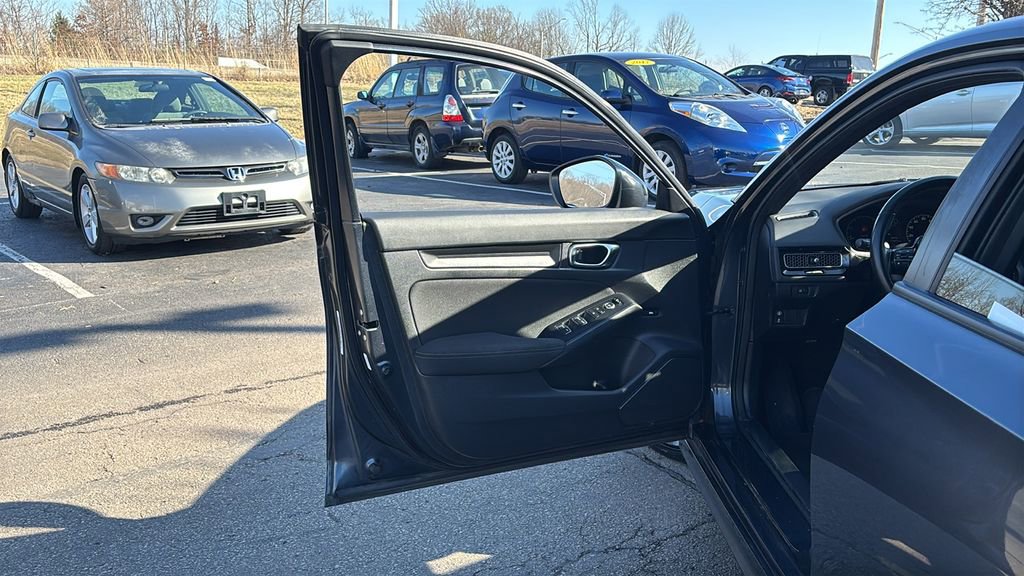 Used 2023 Honda Civic Sport image 11