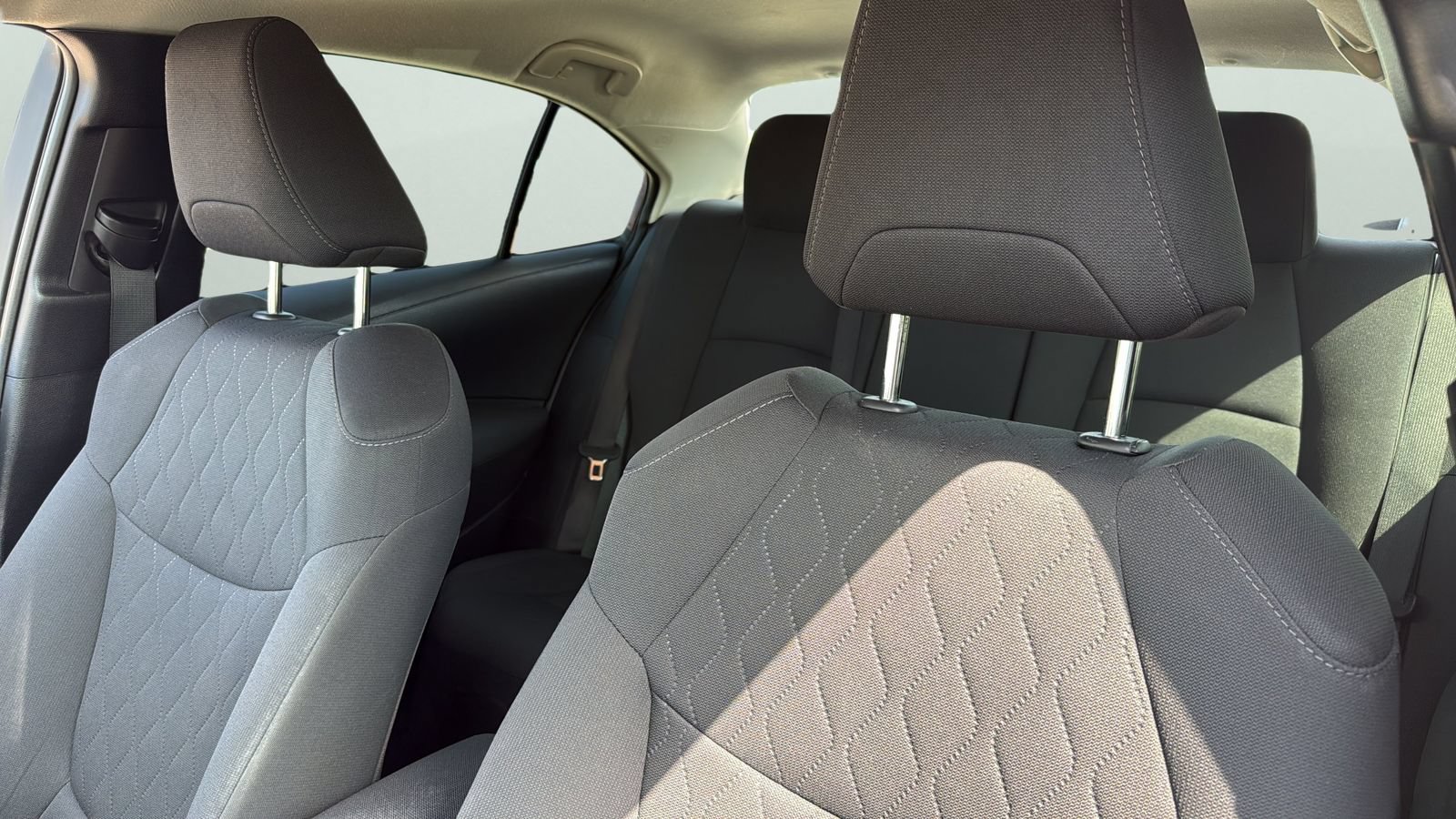 Used 2022 Toyota Corolla LE FWD image 9