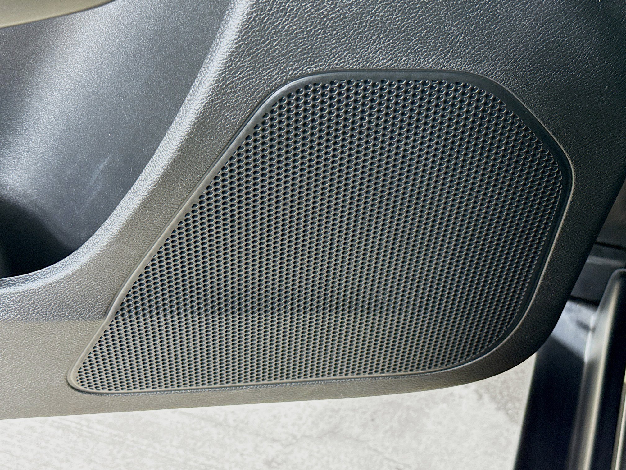 Used 2022 Jeep Cherokee Trailhawk image 21