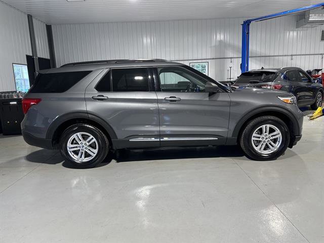 Used 2021 Ford Explorer XLT w/ Equipment Group 202A image 8