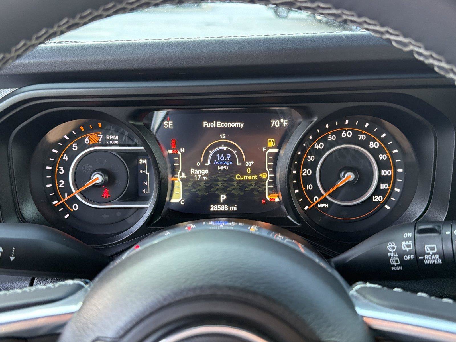 Used 2025 Jeep Wrangler Unlimited Sahara w/ Safety Group AWD/4WD image 26