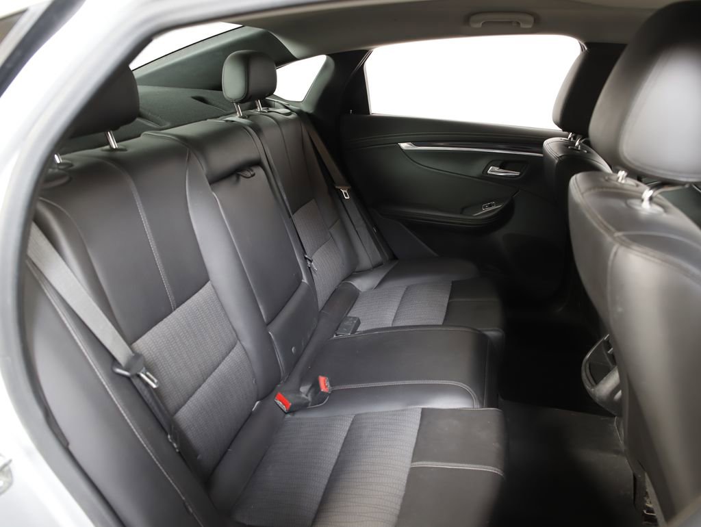 Used 2016 Chevrolet Impala LT w/ Convenience Package FWD image 9