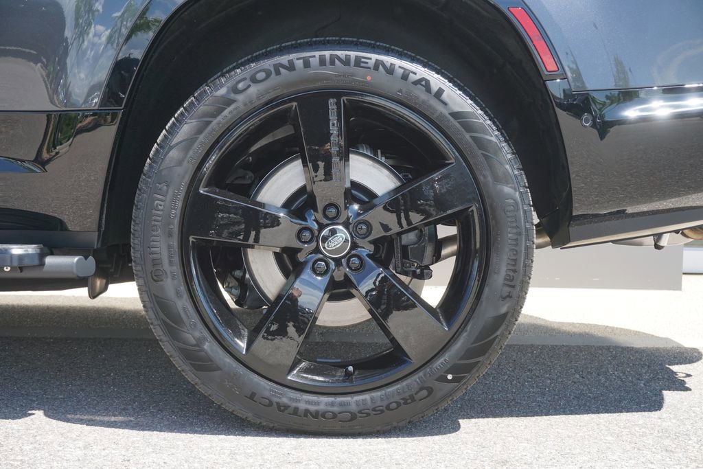 New 2025 Land Rover Defender 130 V8 image 34