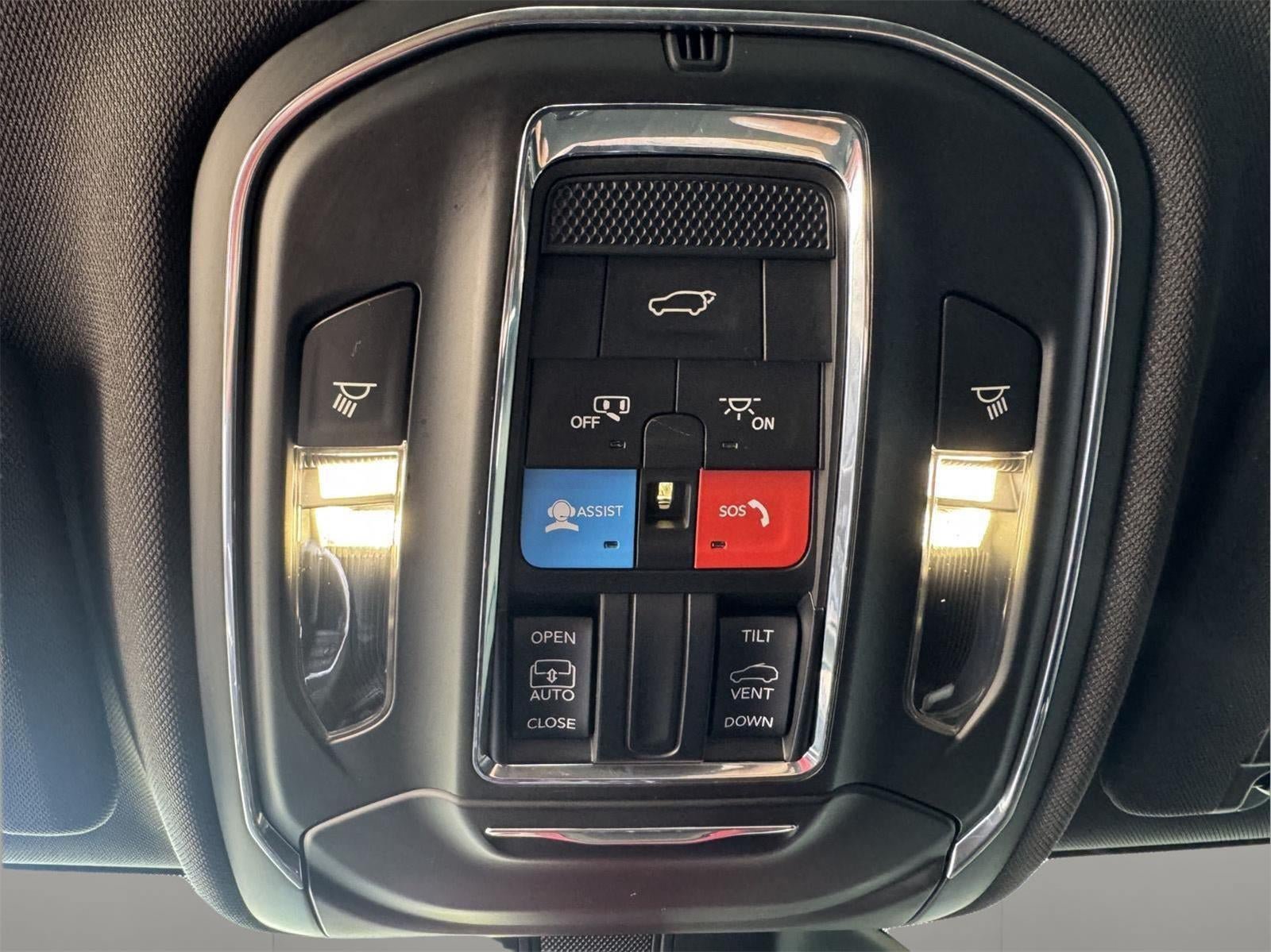 Used 2024 Jeep Grand Cherokee L Altitude AWD/4WD image 29