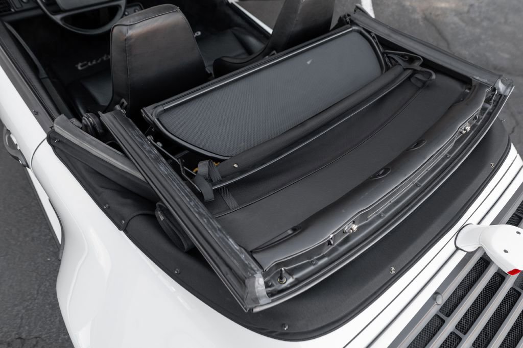Used 1989 Porsche 911 Turbo image 35