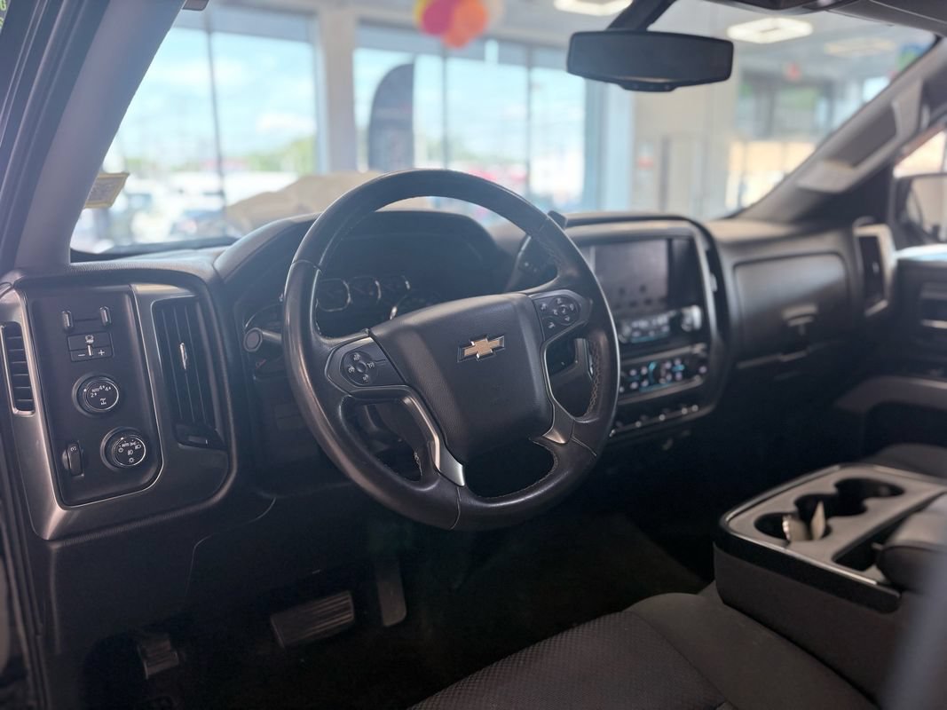 Used 2017 Chevrolet Silverado 1500 LT w/ Midnight Edition AWD/4WD image 16